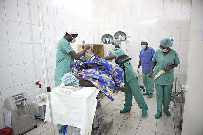 Evelyne receives fistula repair surgery at MSF’s project in Gitega, Burundi. Photo by by Martina Bacigalupo