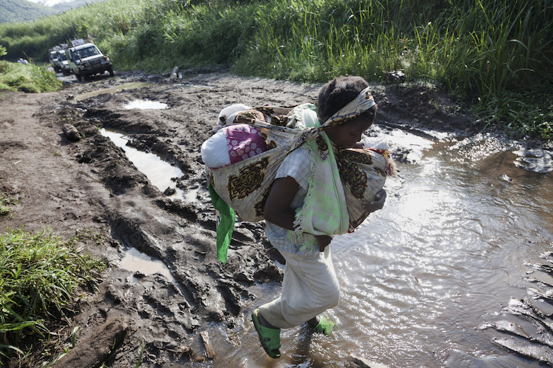 Congo - Yasuyoshi Chiba - MSF Delivers 2011